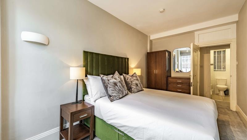 Flat Waverley Place in City of Westminster