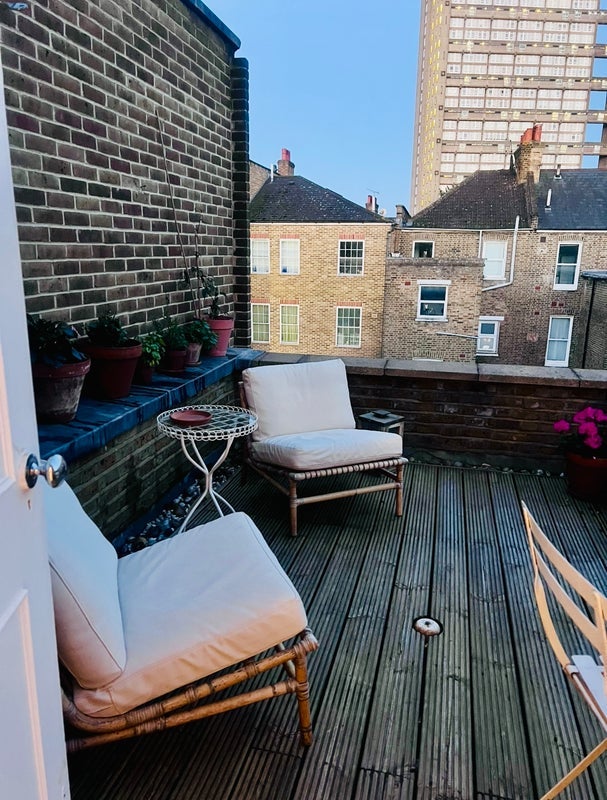 Flat Harrow Road in City of Westminster