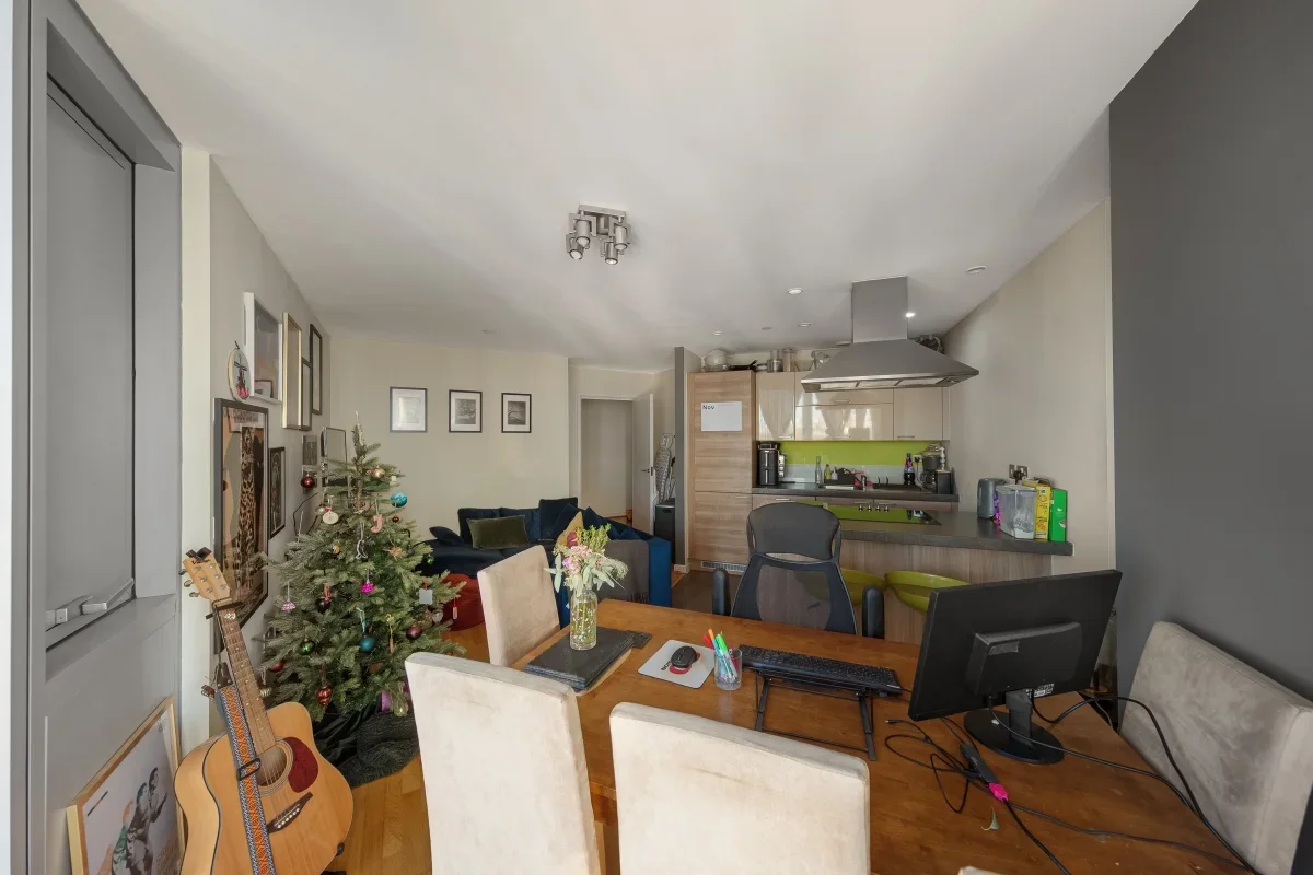 Flat Bruford Court in Greater London