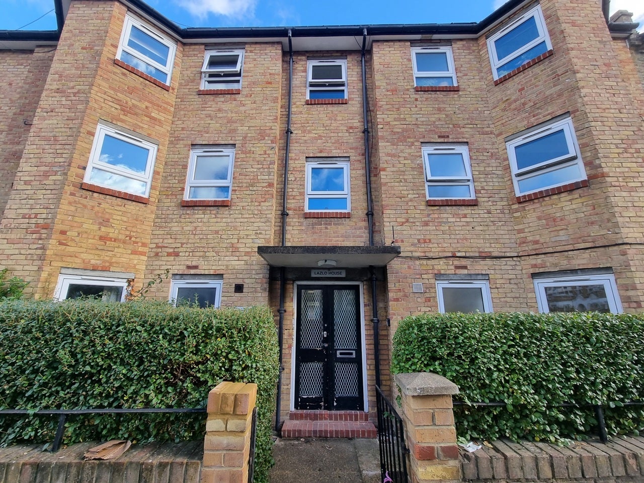 Flat Shenley Road in Greater London