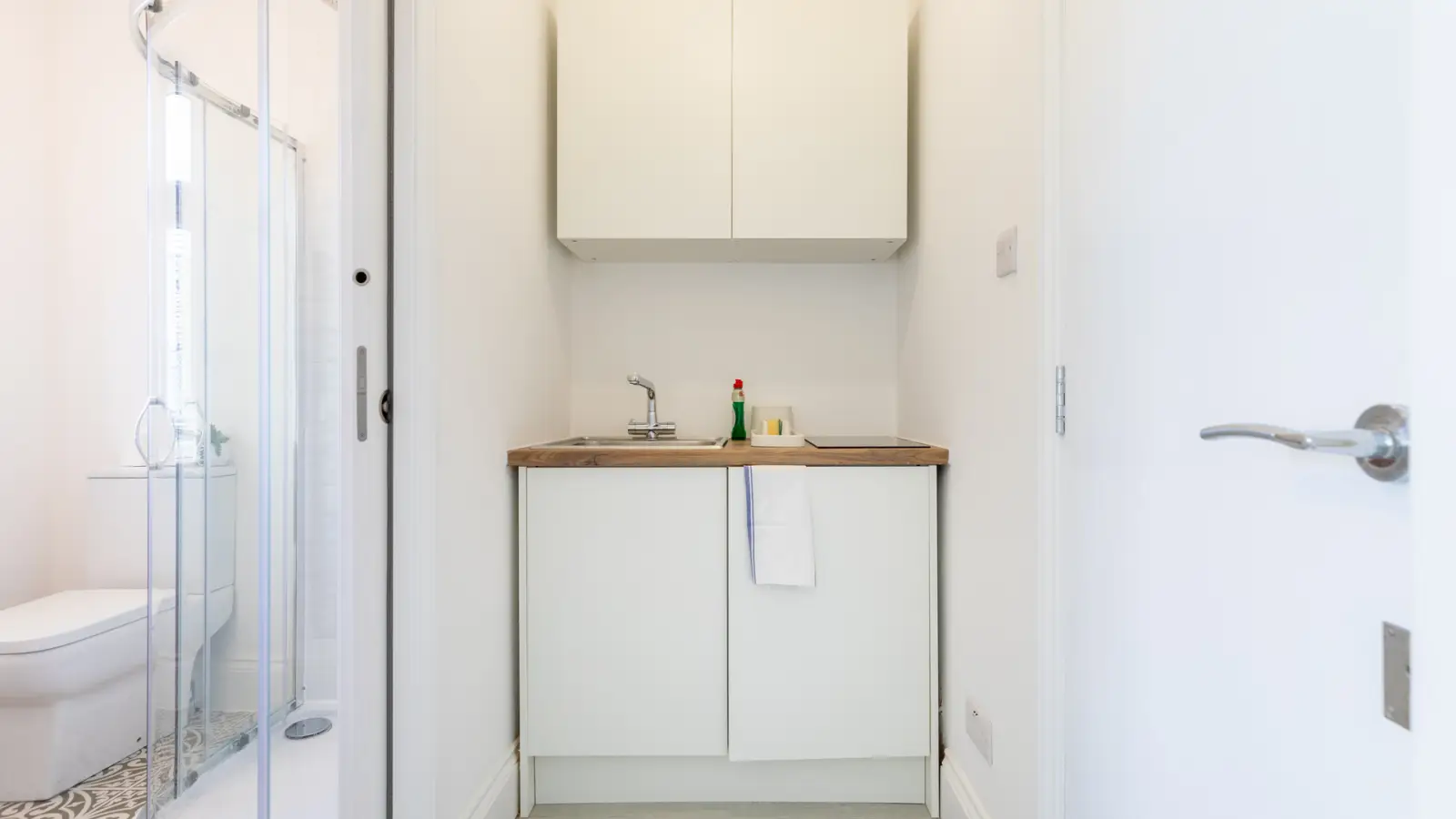 Room Harrow Road in City of Westminster