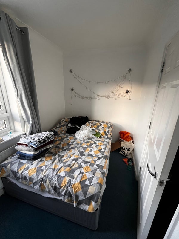 Room Blundell Close in Greater London