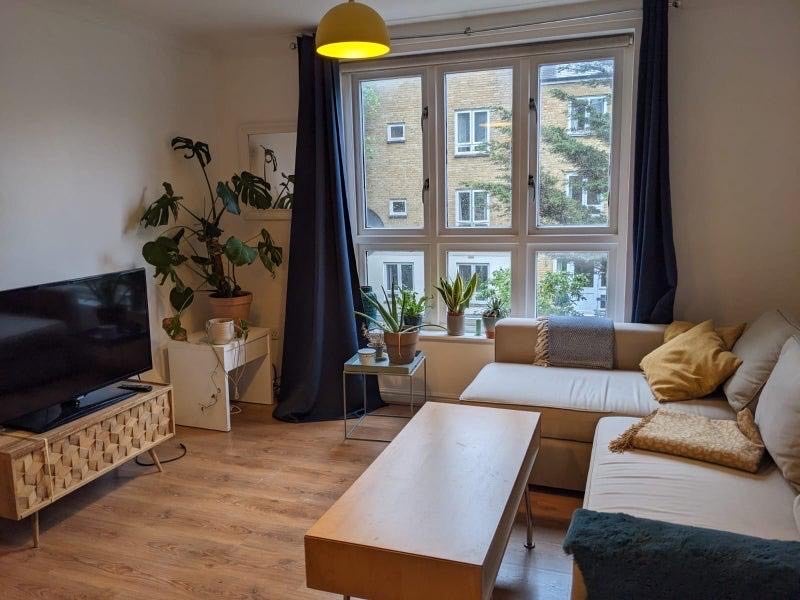 Room Blundell Close in Greater London