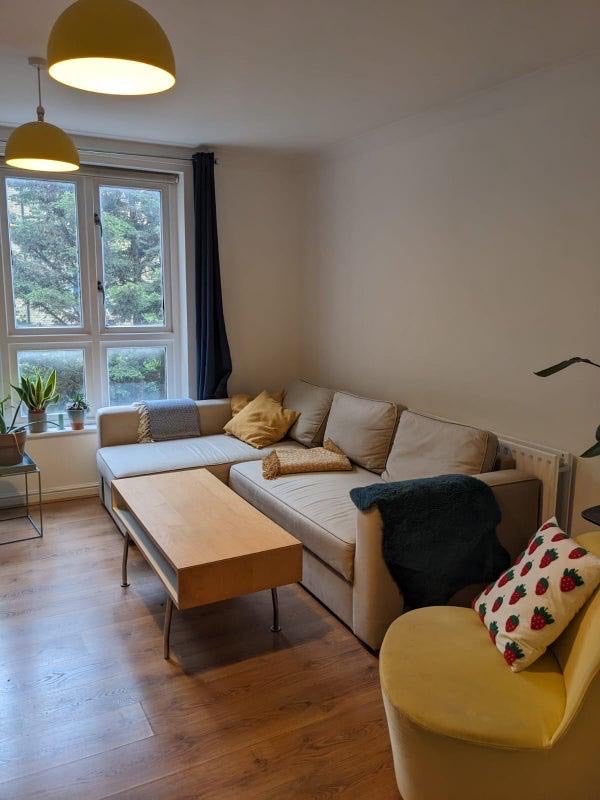 Room Blundell Close in Greater London