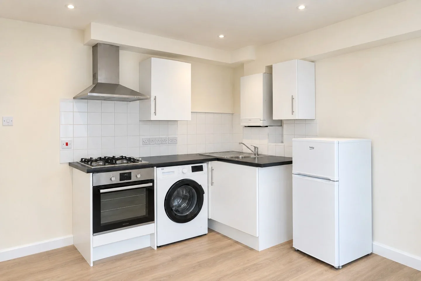 Flat Cephas Avenue in Greater London