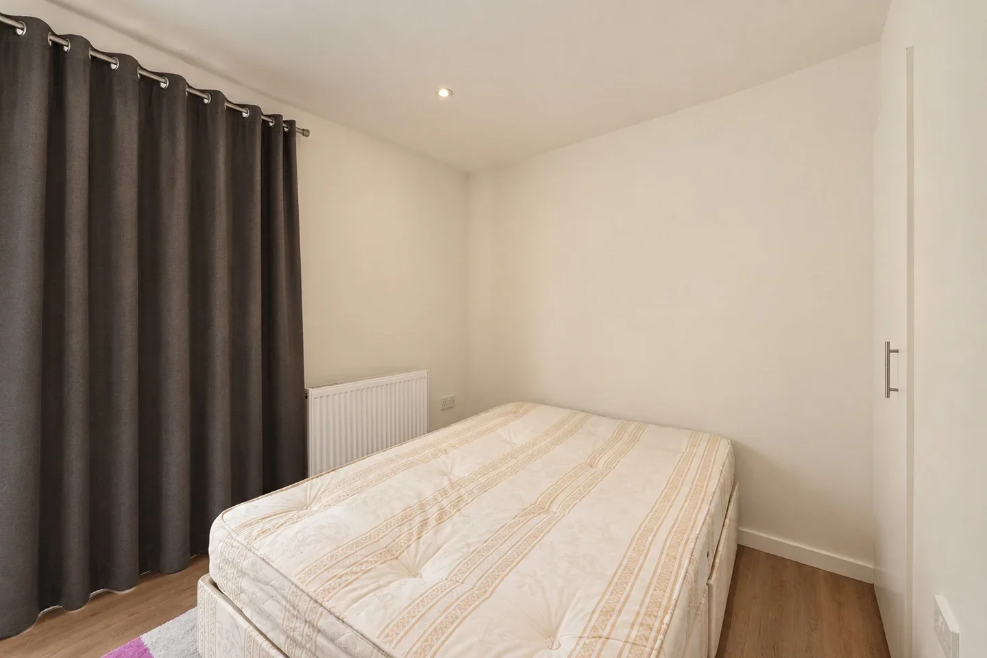 Flat Cephas Avenue in Greater London