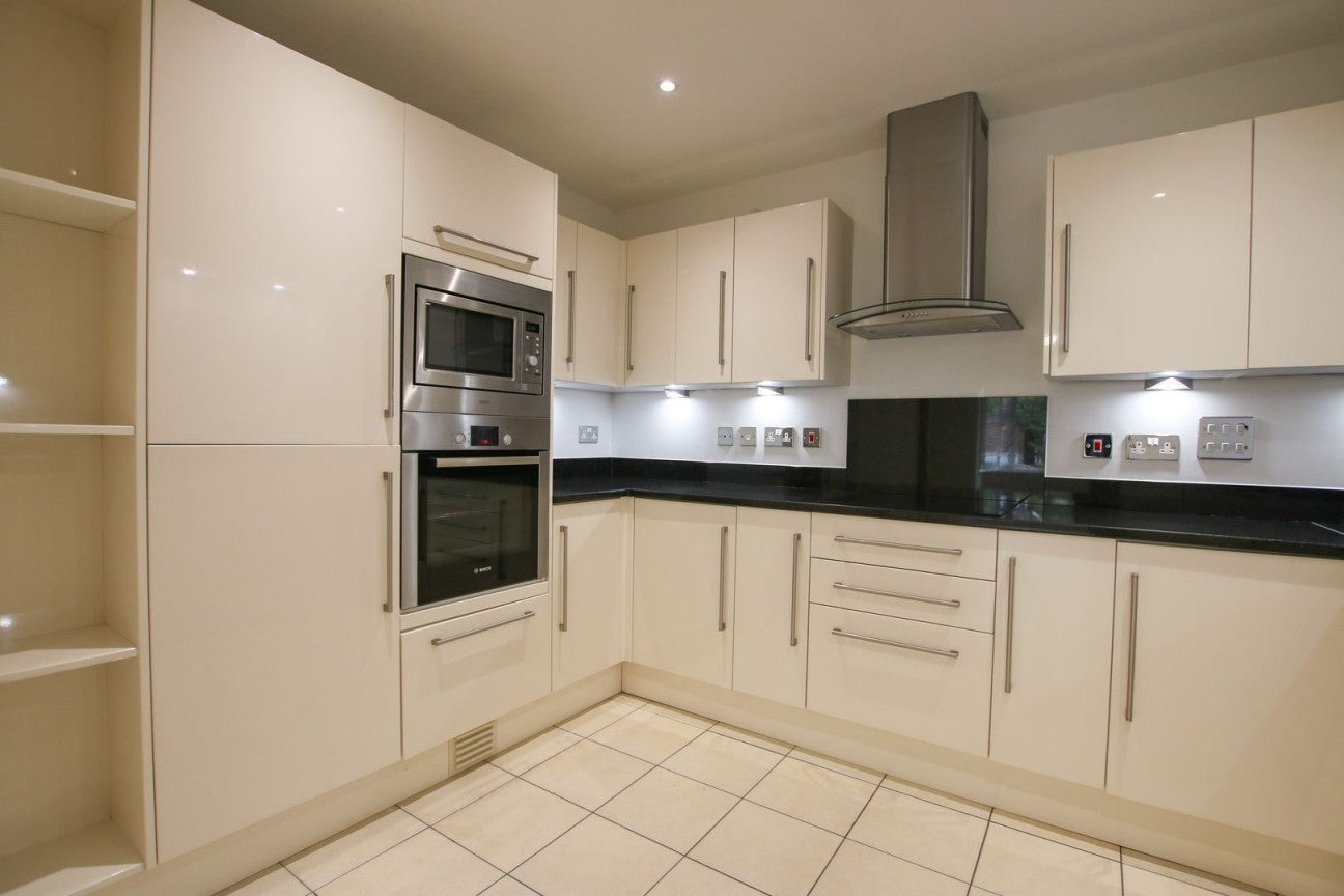 Flat Rectory Road in Wokingham