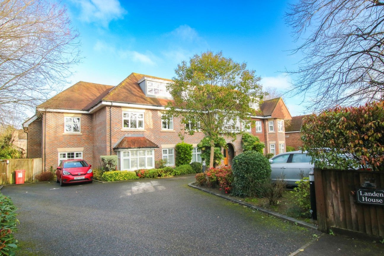 Flat Rectory Road in Wokingham