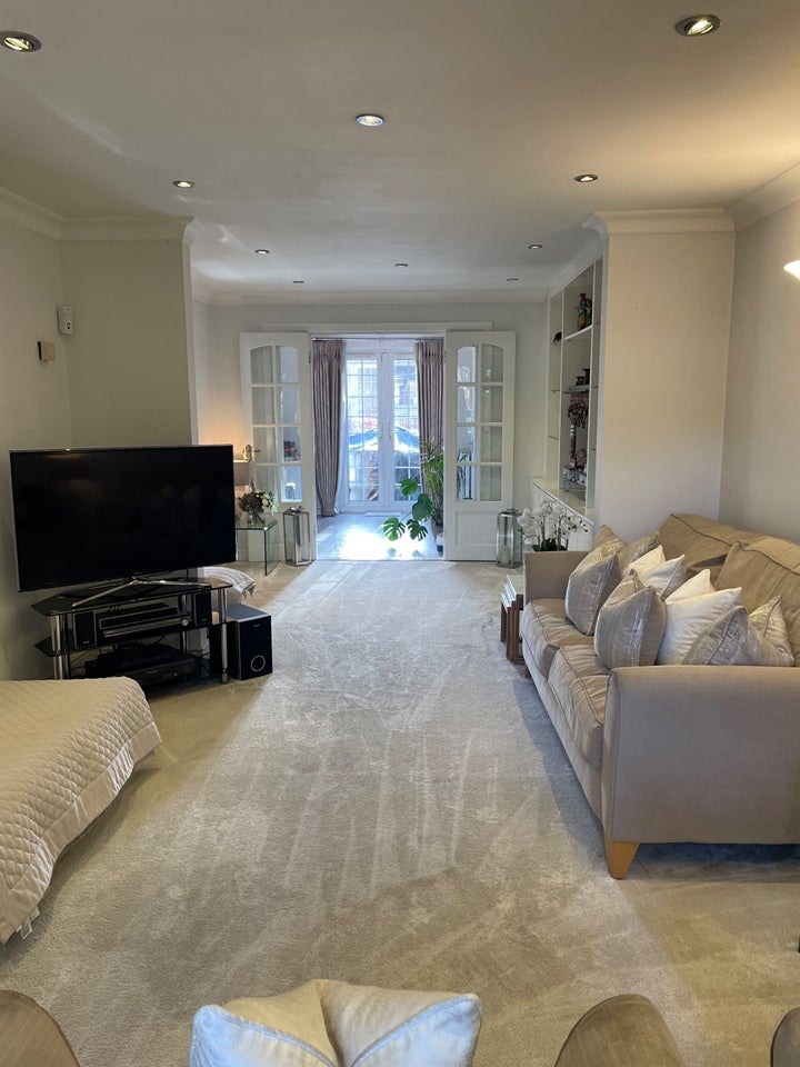 House Lismore Crescent in Crawley