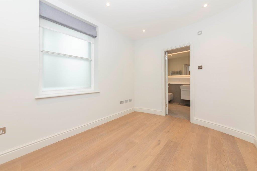Flat Bryanston Square in London