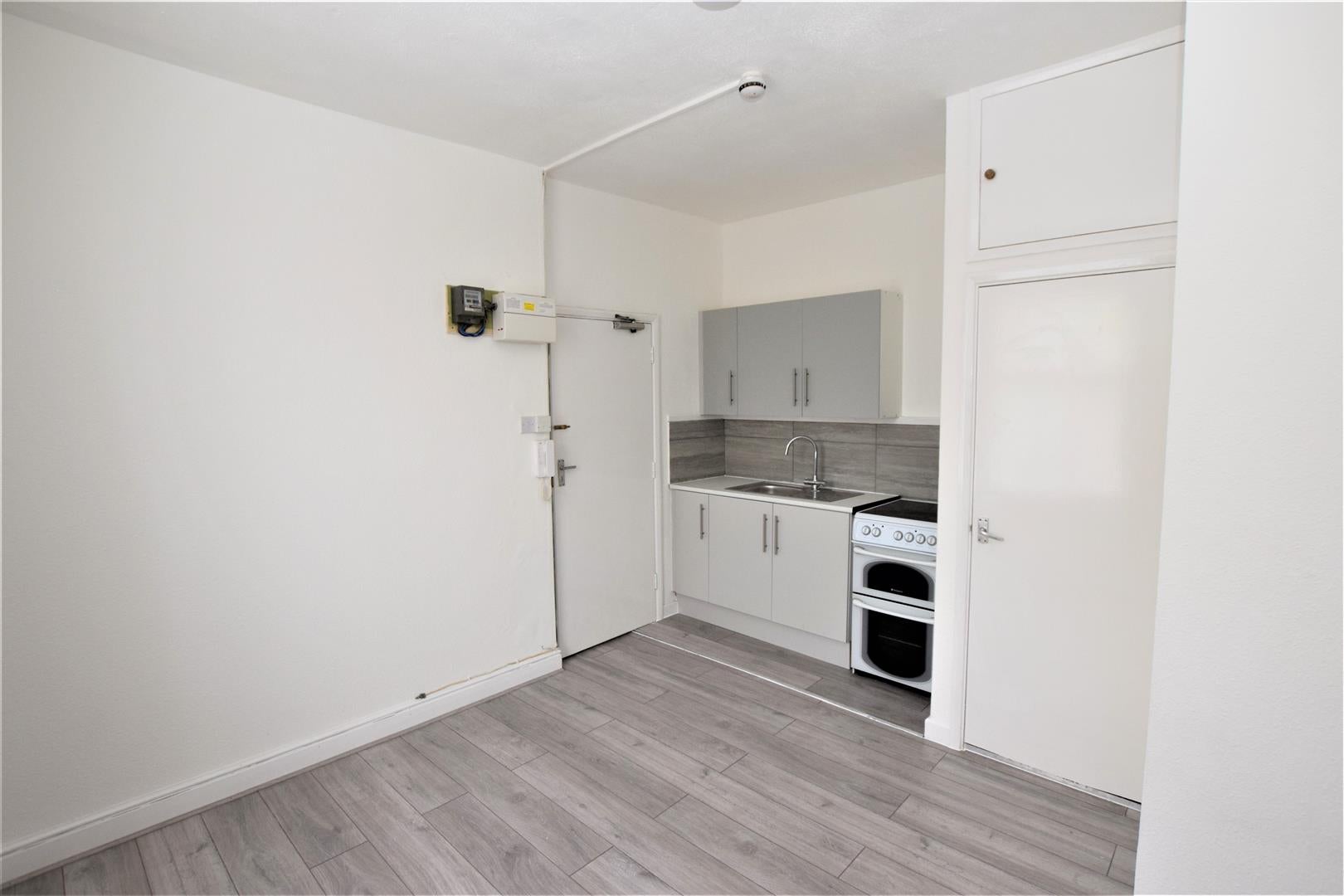 Flat Derby Road in Watford