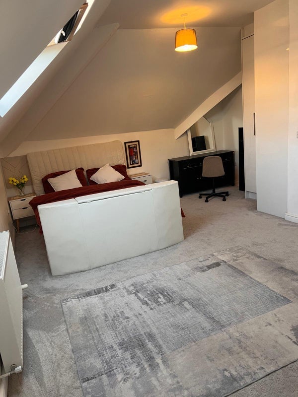 Room Northenden Road in Trafford