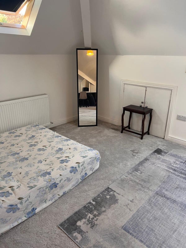 Room Northenden Road in Trafford