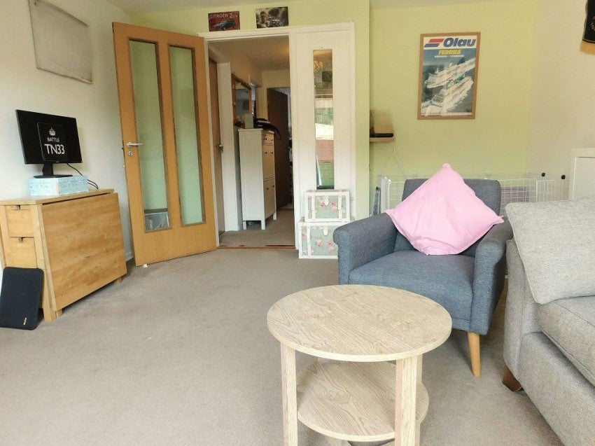 Flat Woodhams Close in Rother