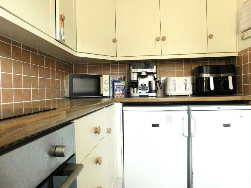 Flat Woodhams Close in Rother