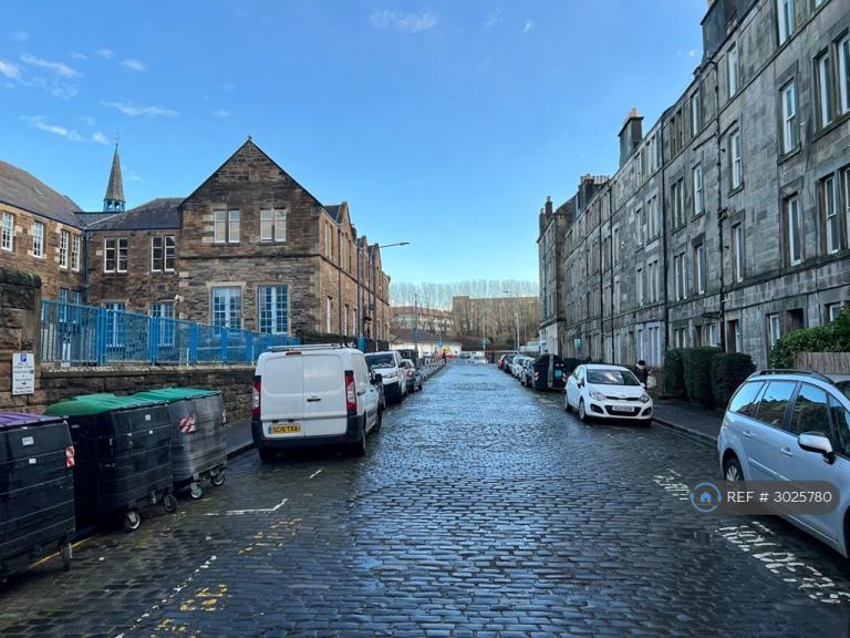 Flat Cathcart Place in City of Edinburgh