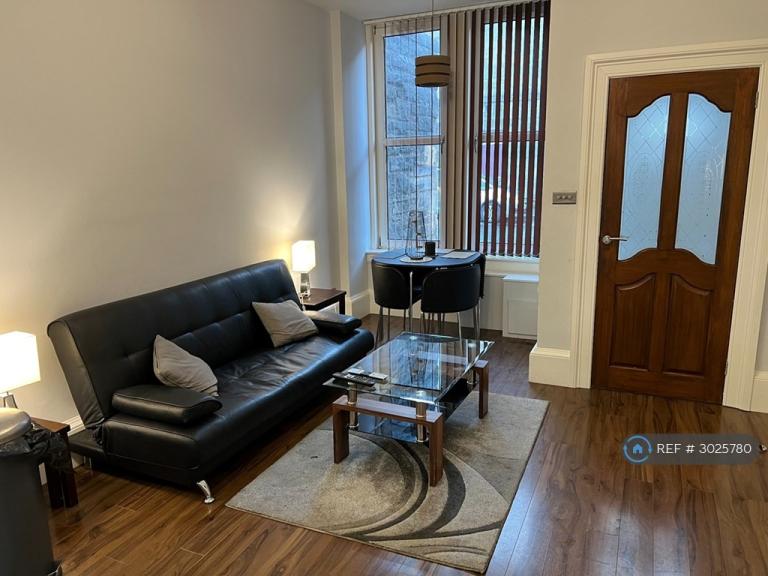 Flat Cathcart Place in City of Edinburgh