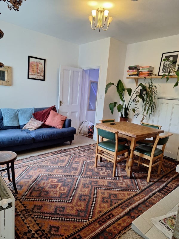 Room Wentworth Road in Bristol