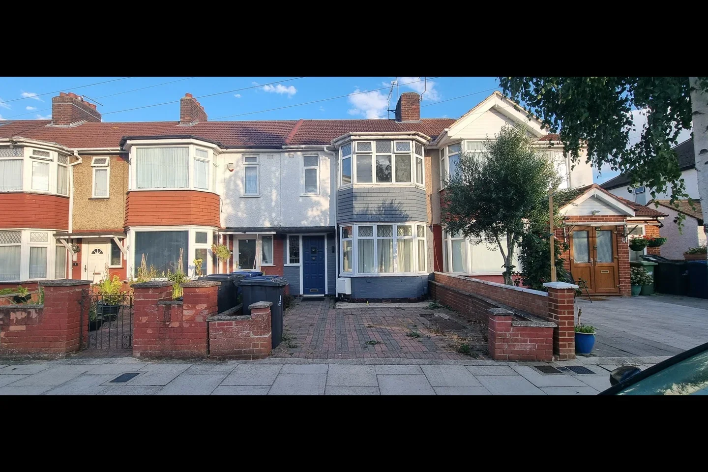 House Worcester Gardens in Greater London