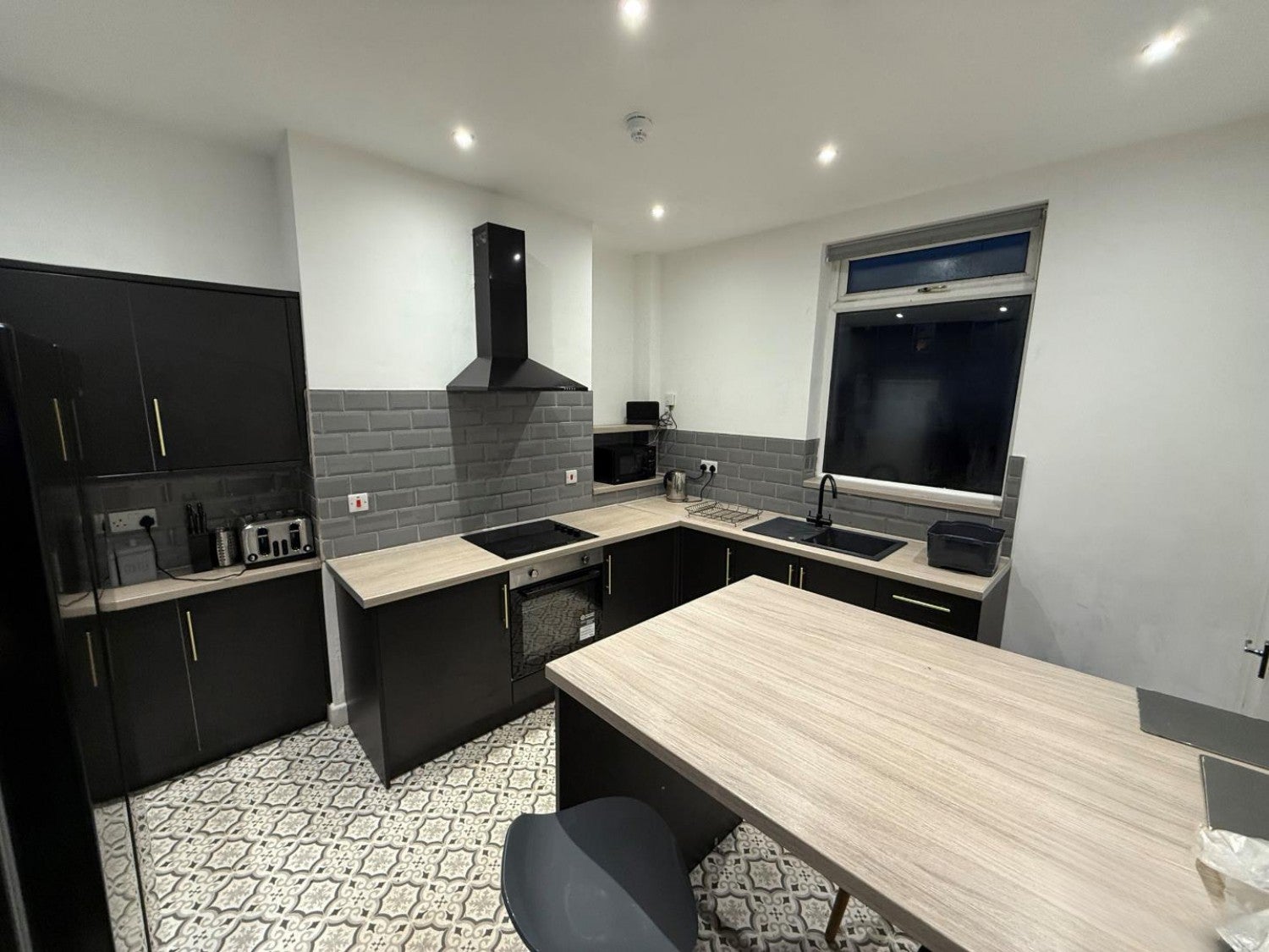 Flat Armstrong Terrace in Wakefield