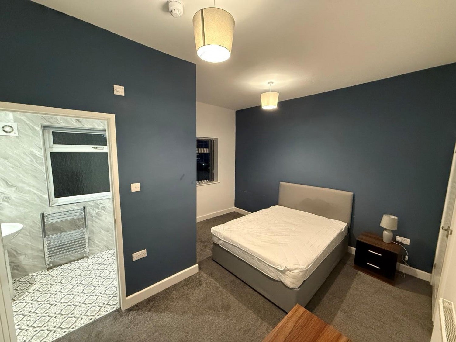 Flat Armstrong Terrace in Wakefield