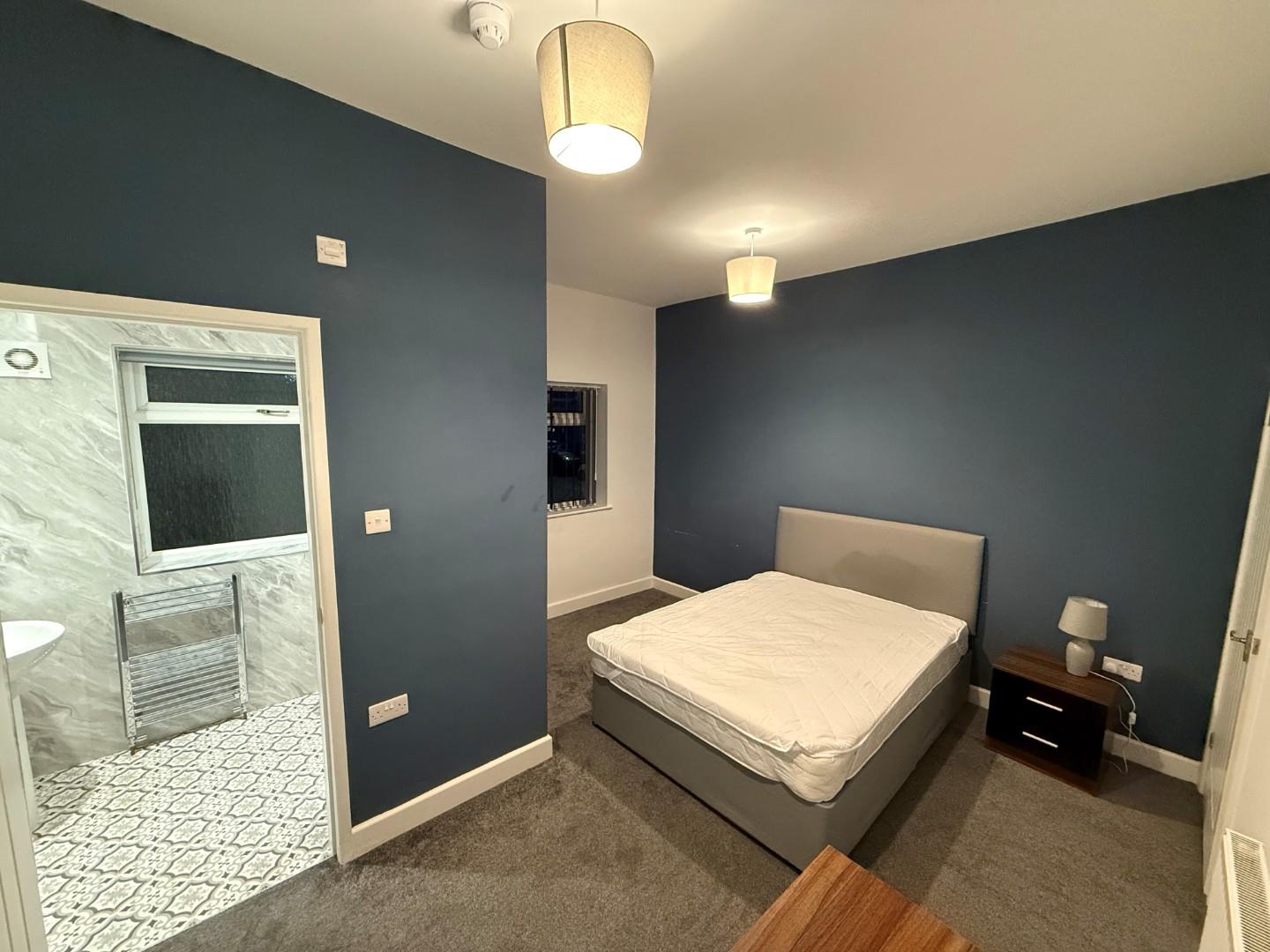 Flat Armstrong Terrace in Wakefield