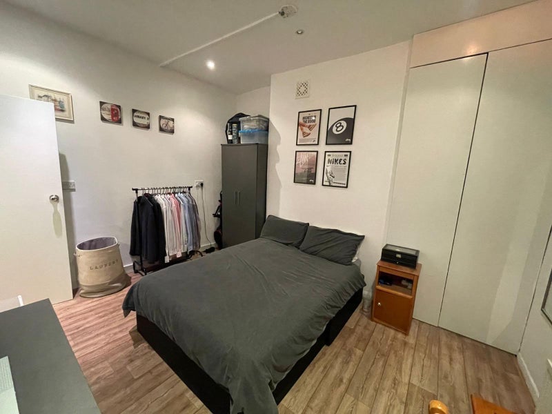 Room Brailsford Road in Greater London