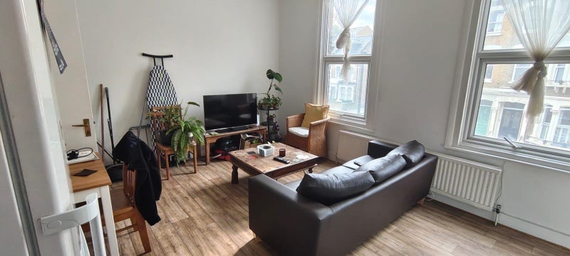 Room Brailsford Road in Greater London