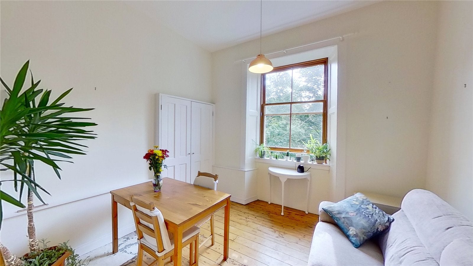 Flat Lutton Place in City of Edinburgh