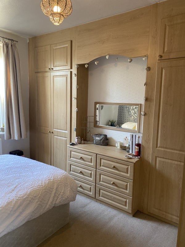 Room Eccleston Road in Greater London