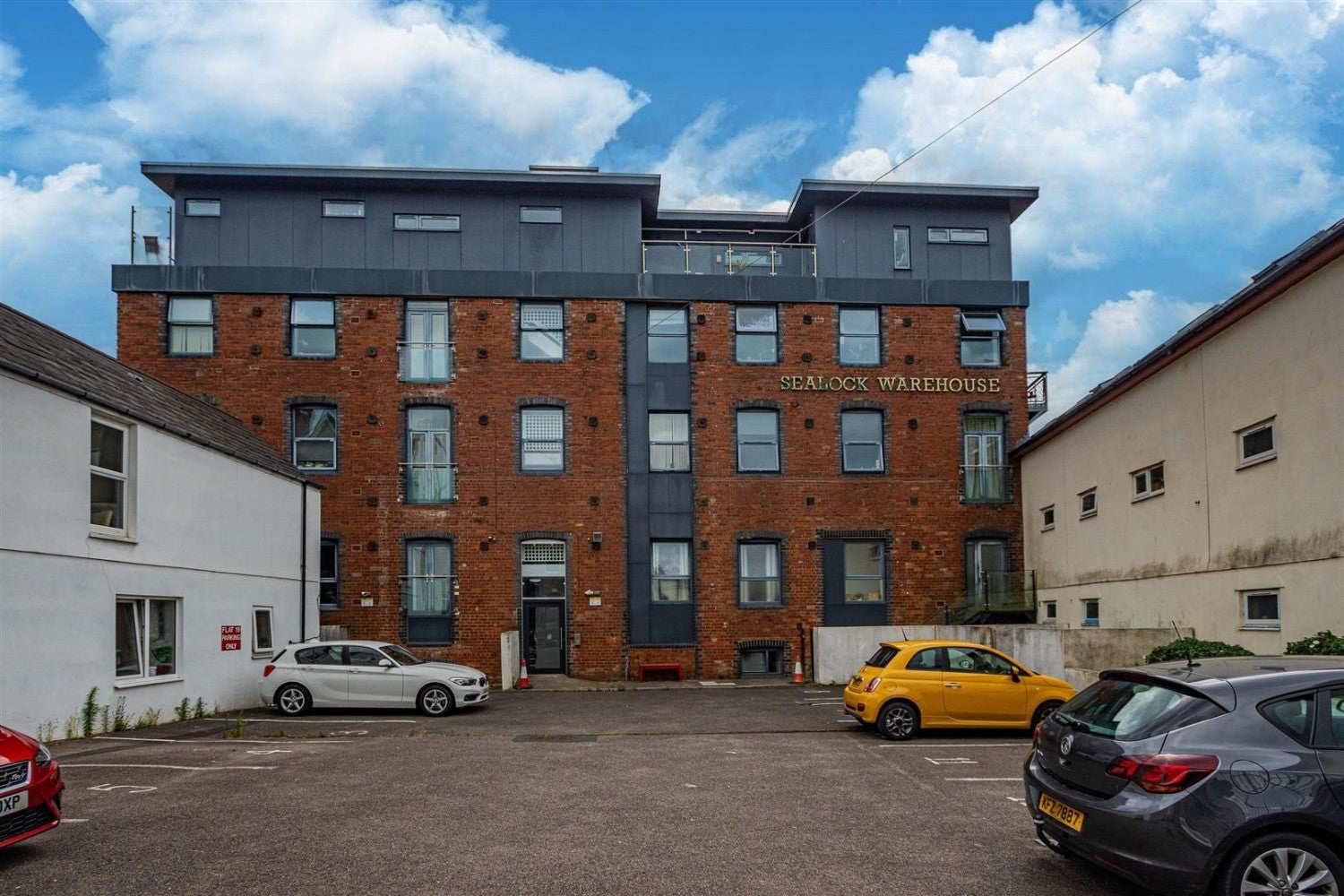 Flat Burt Street in Cardiff