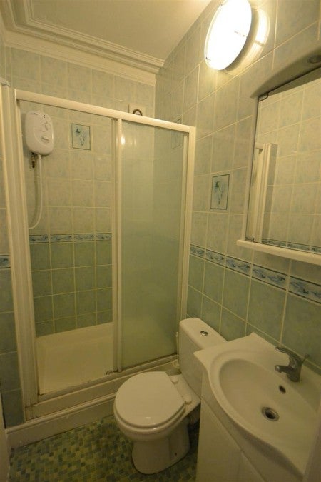 Flat Wokingham Road in Reading
