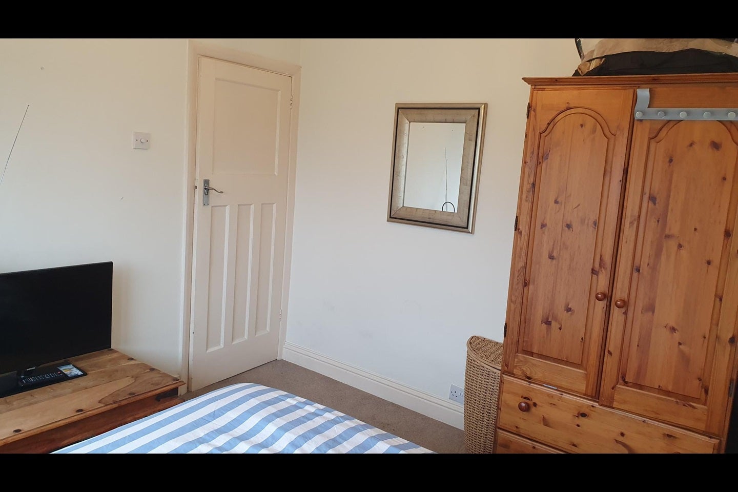 Room Aragon Road in Greater London