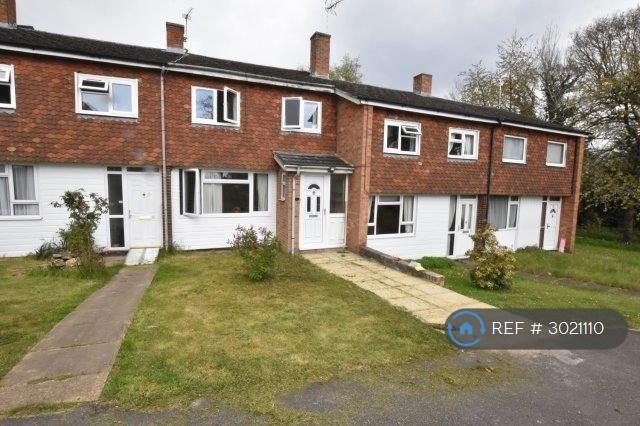 House Eliot Close in Reading