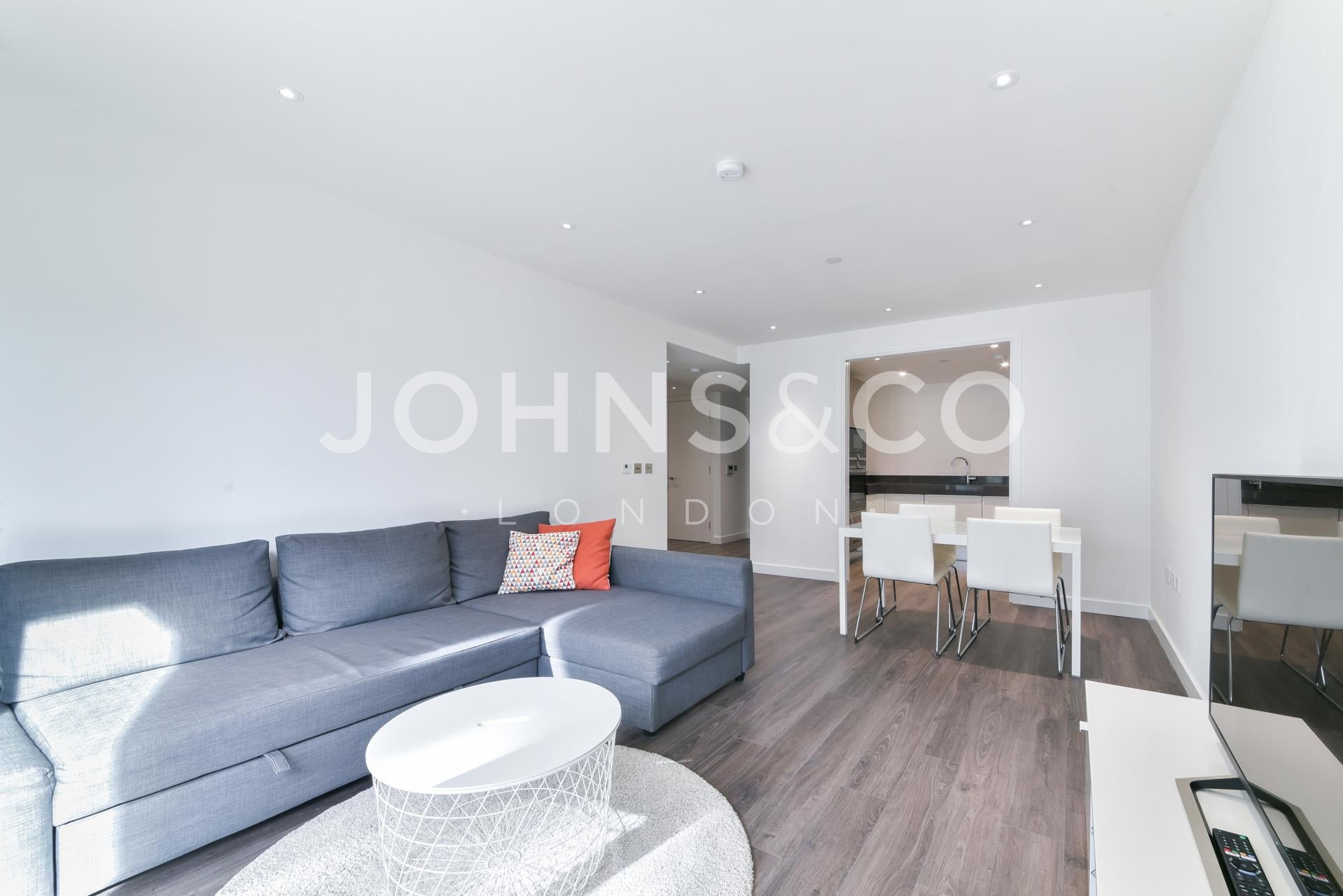 Flat Canter Way in Greater London