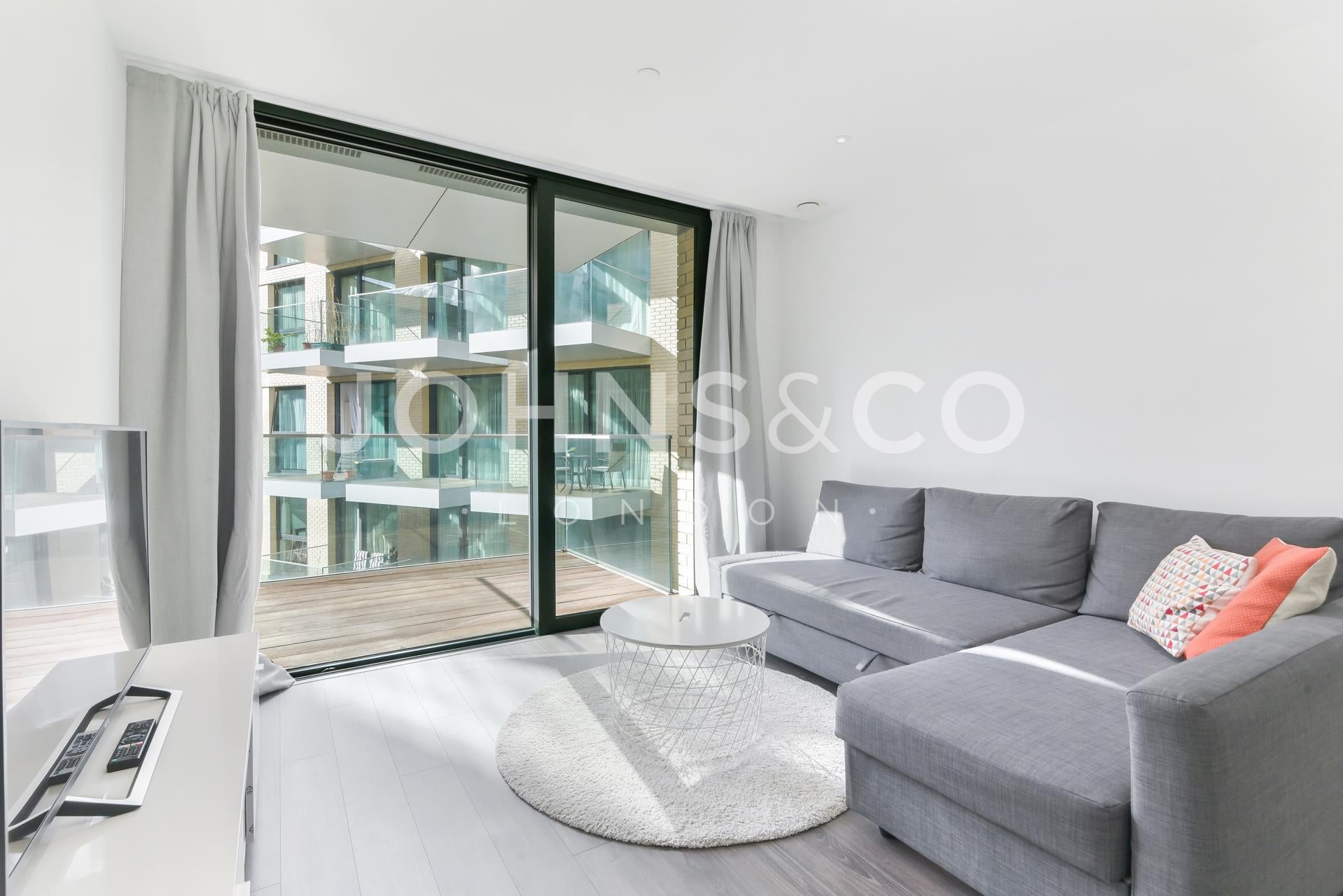 Flat Canter Way in Greater London