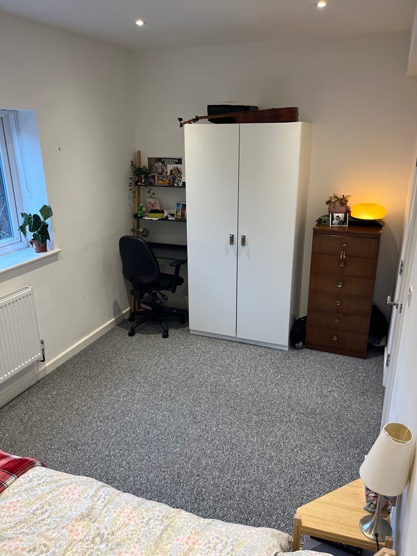 Room Mina Road in Bristol