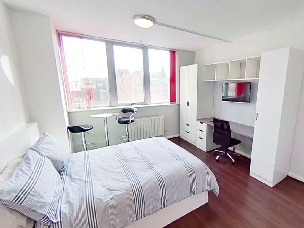 Room Milton Street in Nottingham