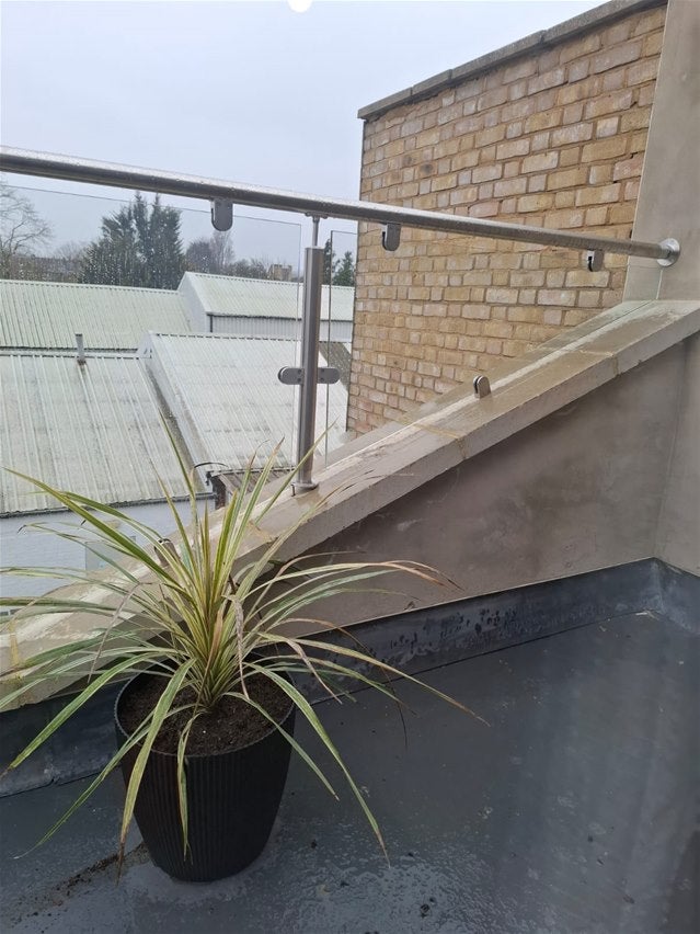 Flat Elmers End Road in Greater London