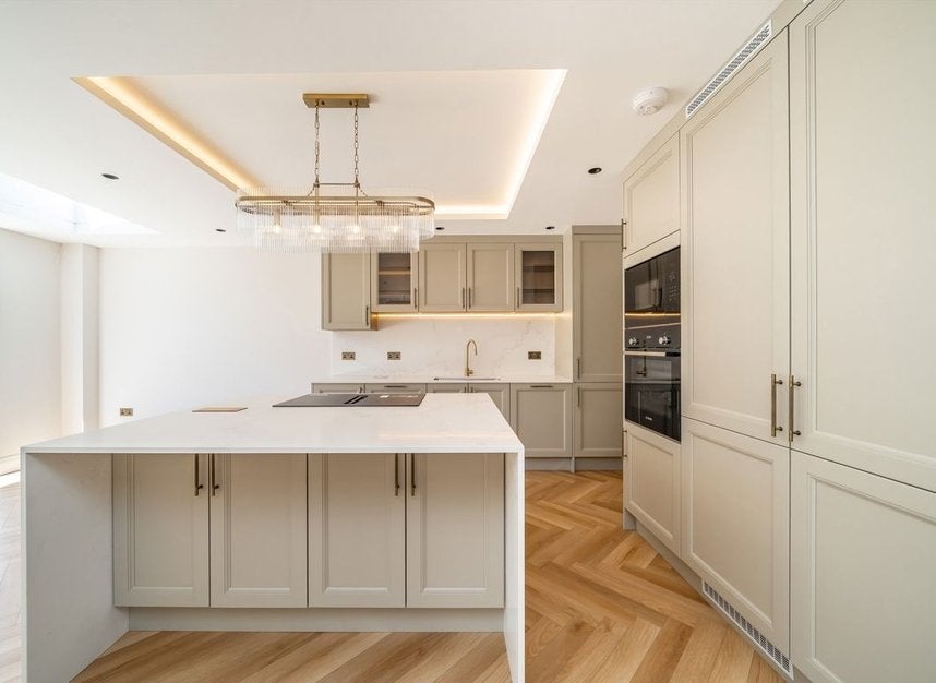 House Savona Close in London