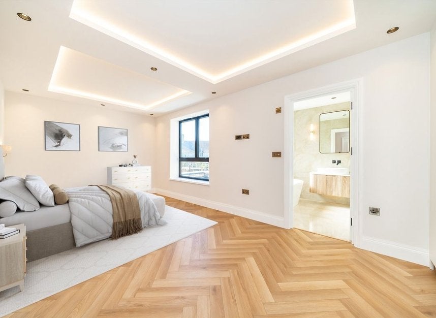 House Savona Close in London