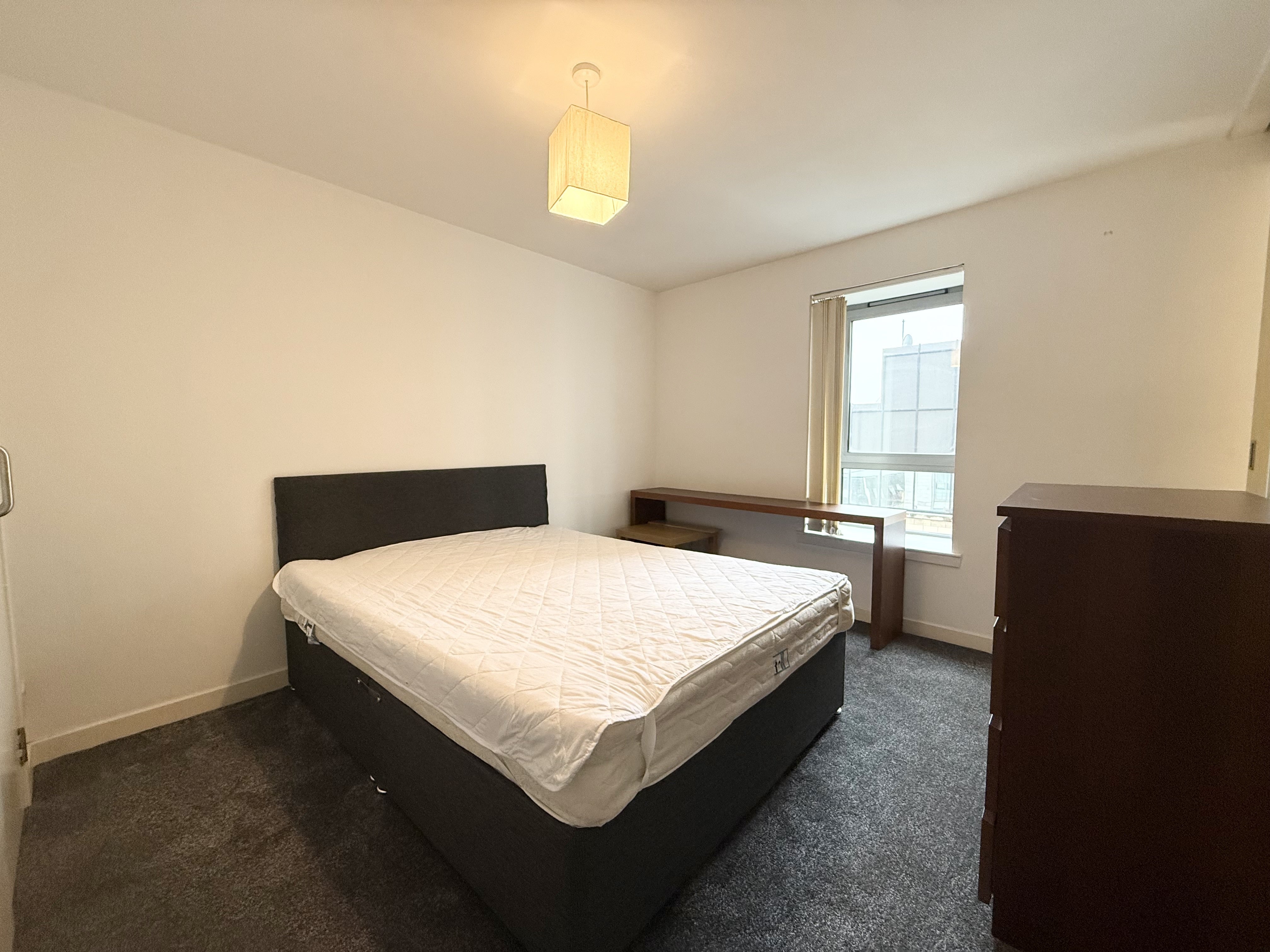 Flat Clyde Street in Glasgow