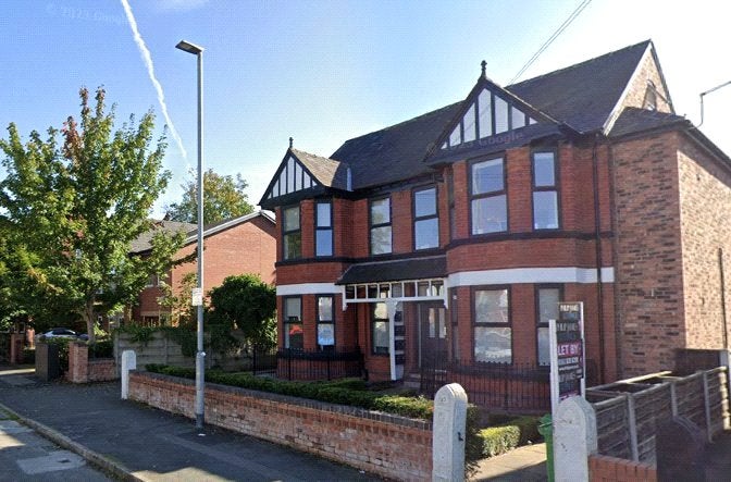 Flat Abberton Road in Manchester