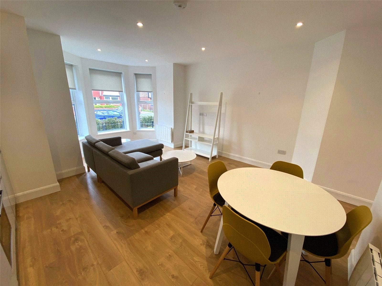 Flat Abberton Road in Manchester
