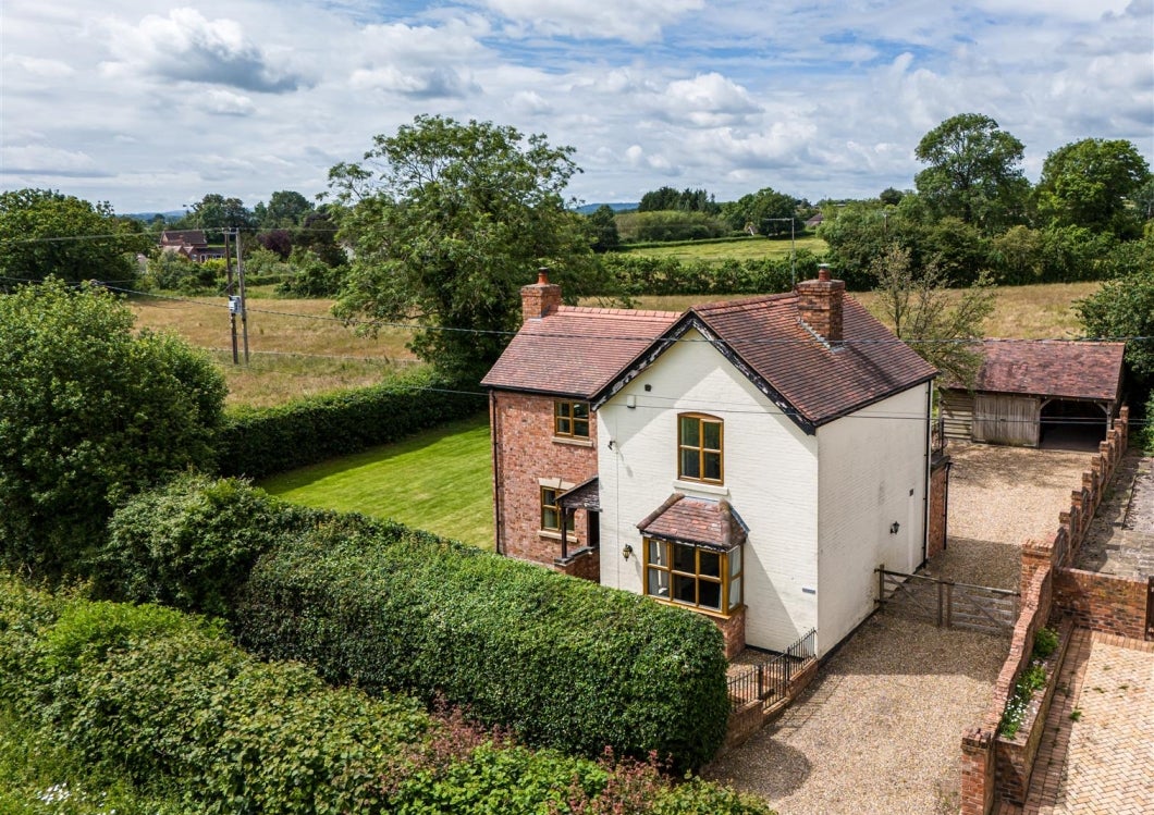 House Grooms Lane in Kemberton