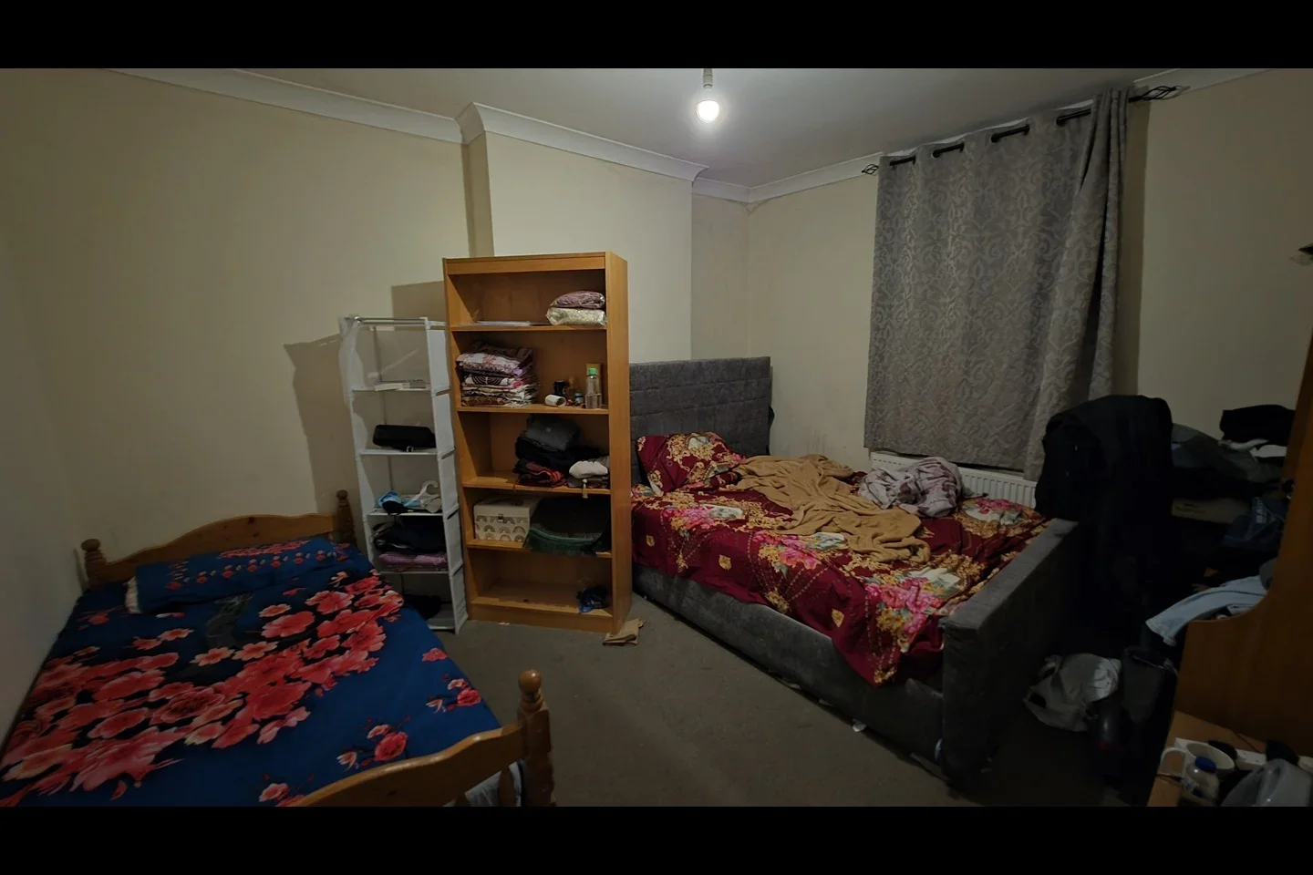 Room Toronto Road in Greater London