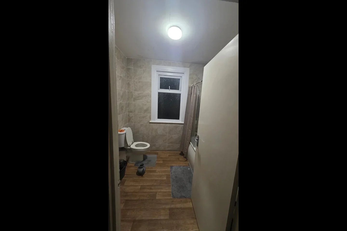 Room Toronto Road in Greater London
