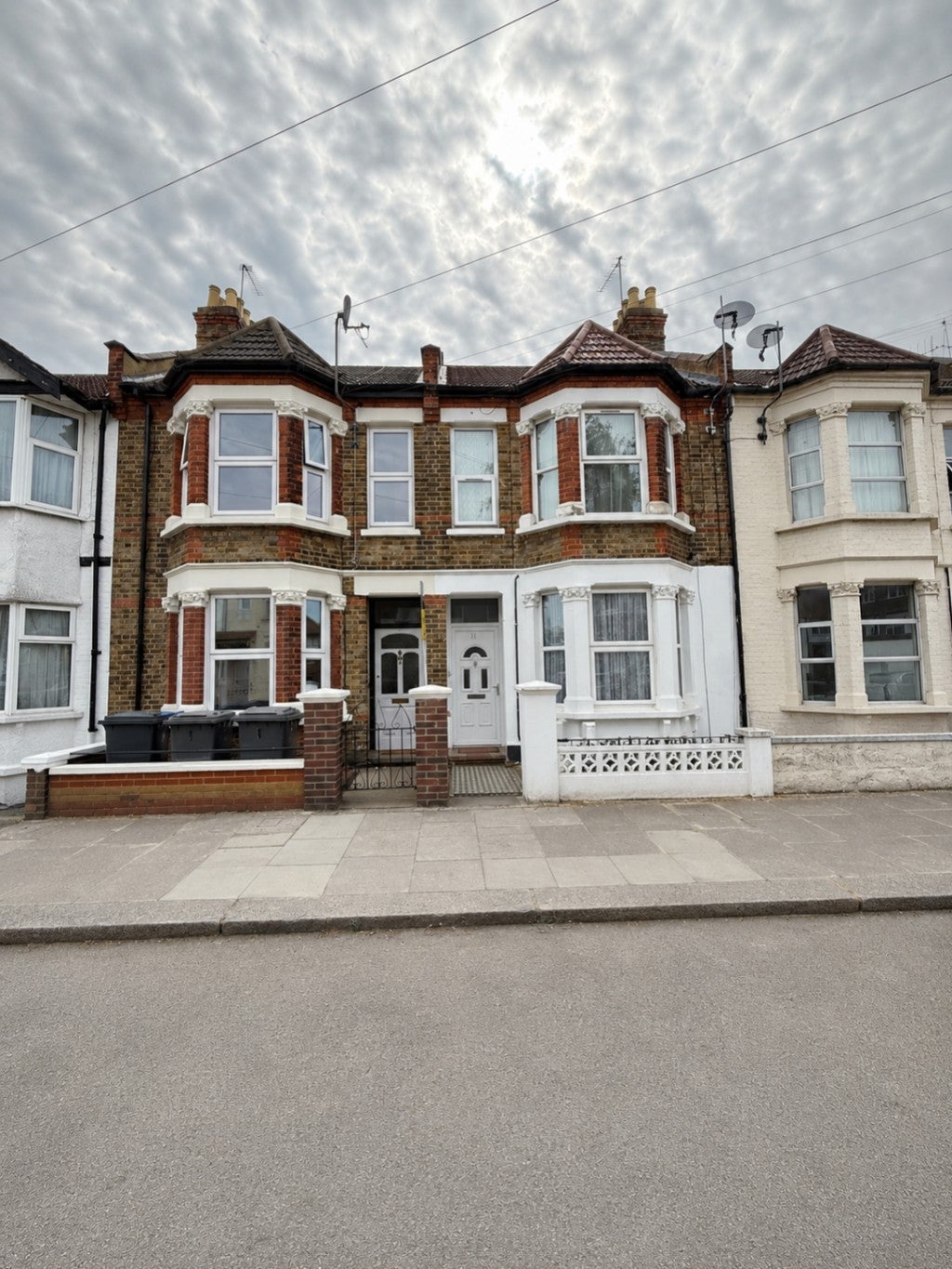 Flat Priory Avenue in Greater London