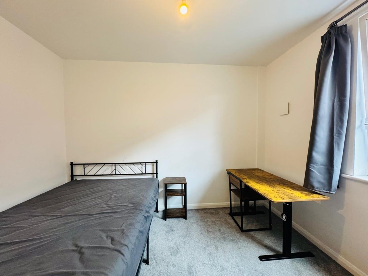 Flat Mendy Street in High Wycombe