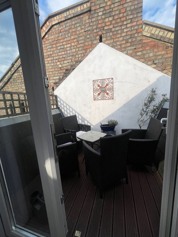 Flat Chetwynd Road in Greater London